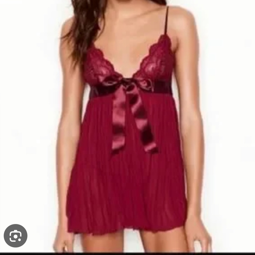 Victoroa Secret Elegant Lace Trim Burgundy Red Nightgown Sz M